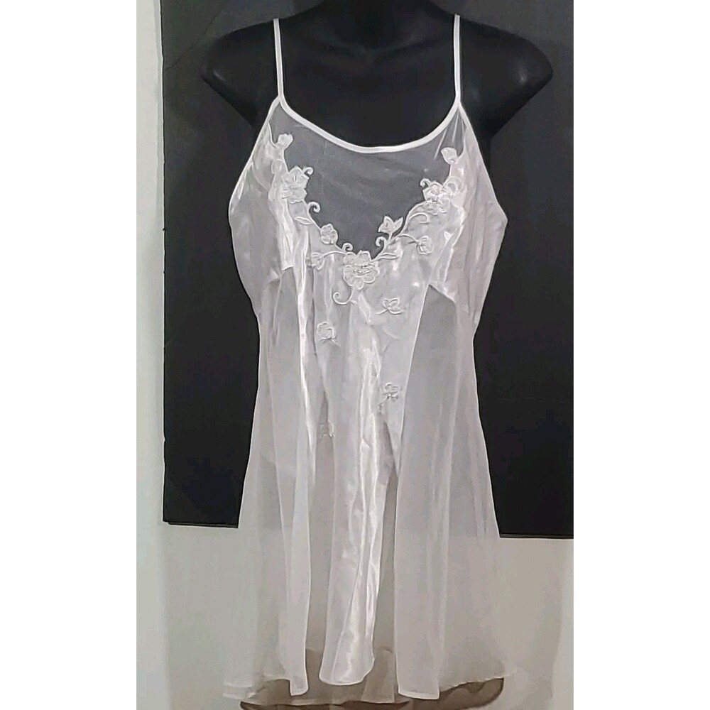 Cinema Etoile Seductive Wear Sheer Embellished Med White Nightie Gown w/Thong